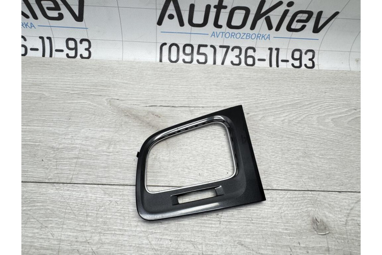 Декоративная накладка бокового дефлектора торпедо Volkswagen Golf VII 2012-2020 5G1819741A Декоративная накладка бокового дефлектора торпедо Volkswagen Golf VII 2012-2020 5G1819741A