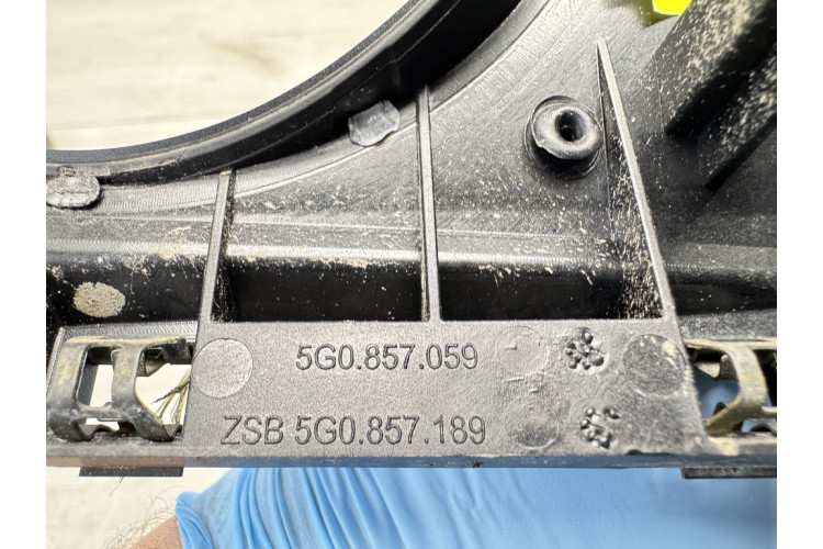 Декоративна накладка панелі приладів Volkswagen Golf VII 2012-2020 5G0857059