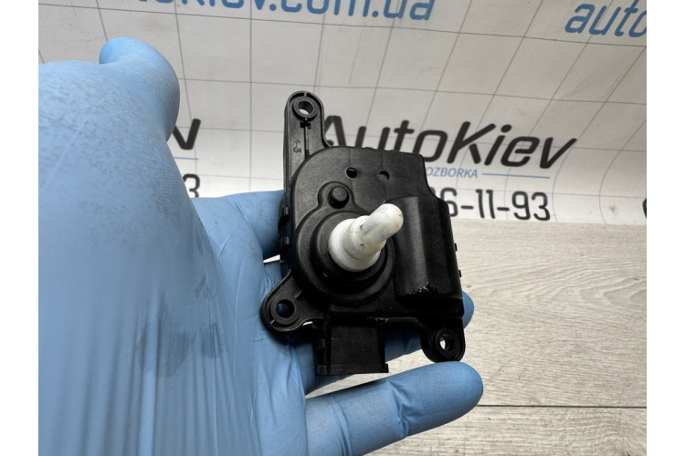 Сервопривід заслінки пічки Tesla Model S 2012-2016 D332GG6AA