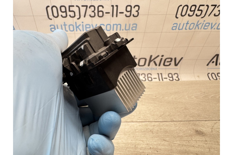 Резистор (опір пічки, обігрівача салону) Nissan Leaf I 2010-2017 T1000034Z