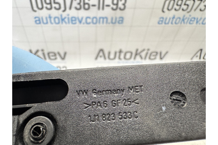 Ручка открытия капота Volkswagen Passat B6 2005-2010 1J1823533C Ручка открытия капота Volkswagen Passat B6 2005-2010 1J1823533C