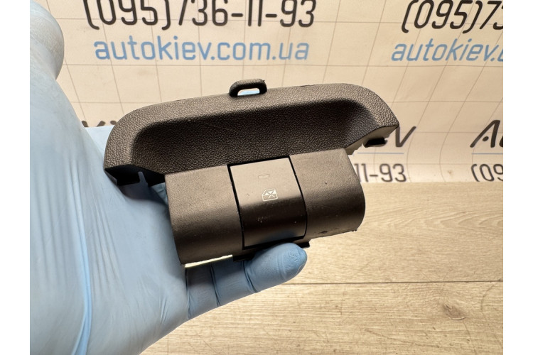 Кнопка блокування склопідйомників (у зборі) Citroen C-Elysee 2016-2024 9800354577