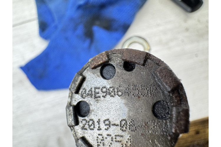 Електромагнітний клапан положення фаз розподільного валу Volkswagen Passat B8 2015> 04E906455P Електромагнітний клапан положення фаз розподільного валу Volkswagen Passat B8 2015> 04E906455P