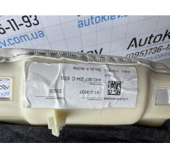 Накладка обшивка стойки передняя правая AUDI A8 D4 алькантара нужно почистить