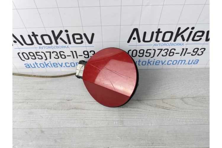 Крышка лючка залив. горловины Volkswagen VI 2009-2013 5K6809857C