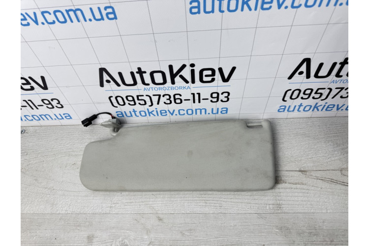 Козирок сонцезахисний правий Volkswagen Golf VI 2009-2013 1K0857552