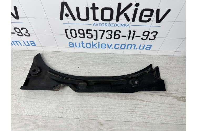 Захист накладка решітки двірників лівий Audi A8 D4 2010-2017 4H0823745C