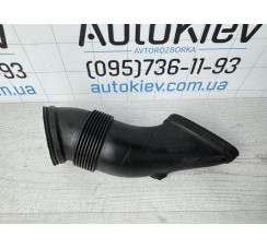 Патрубок повітряного фільтра правий Audi A8 (D4) 2010-2017