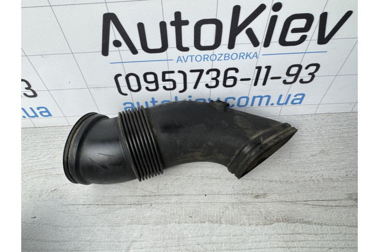 Патрубок повітряного фільтра правий Audi A8 (D4) 2010-2017 4H0129510C