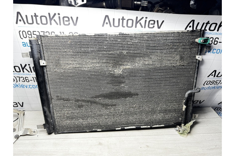 Радіатор кондиціонера Audi A8 D4 2010-2017 4.2fsi CDRA 4h0260401c