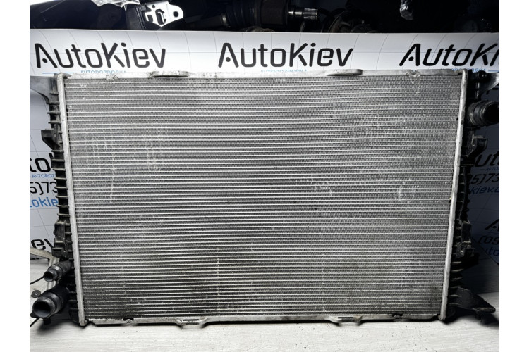 Радіатор основний Audi A8 D4 2010-2017 4.2Fsi CDRA 6.3Fsi CEJA 4H0121251E