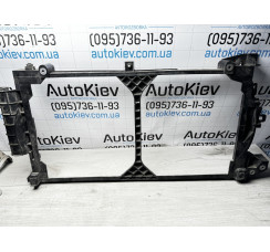 Рамка квадрат між радіаторами Nissan Leaf 2013-2024