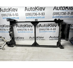 Рамка квадрат між радіаторами Nissan Leaf 2013-2024