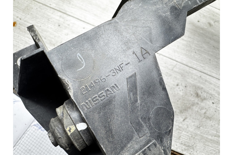 Рамка квадрат между радиаторами Nissan Leaf 2013-2024 214963NF1A