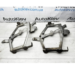 Кронштейн додаткового радіатора Audi A8 D4 2010-2017 правий