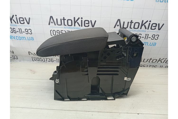 Підлокітник центральної консолі Volkswagen Golf VI 2009-2013 1K5864251C