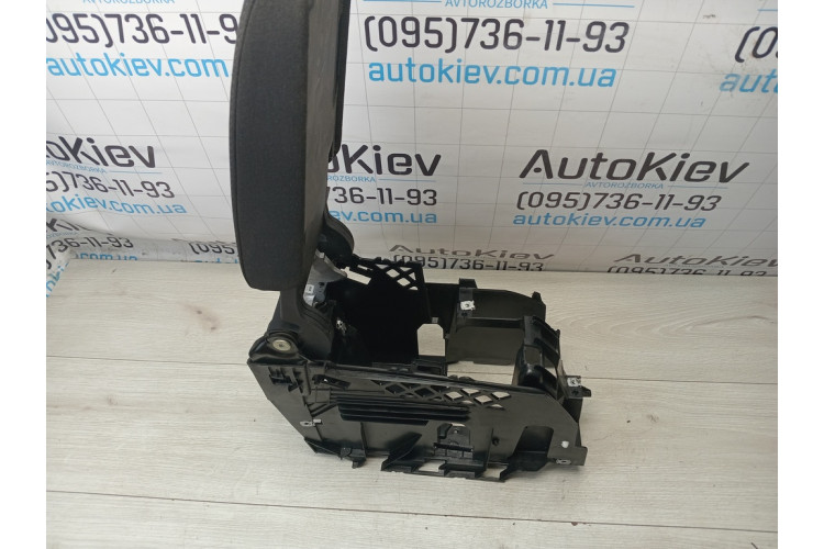 Підлокітник центральної консолі Volkswagen Golf VI 2009-2013 1K5864251C