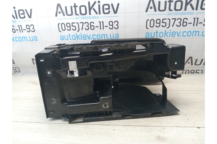 Підлокітник центральної консолі Volkswagen Golf VI 2009-2013 1K5864251C