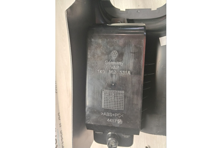 Бардачок центральної консолі Volkswagen Golf 5-6 2009-2013 1K0862531A