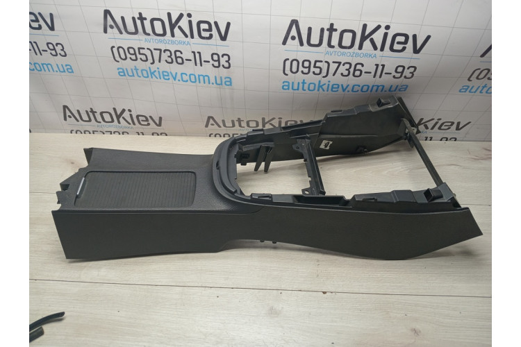 Накладка центральної консолі без підстаканника VW Golf VI 2009-2013 5K0863243C
