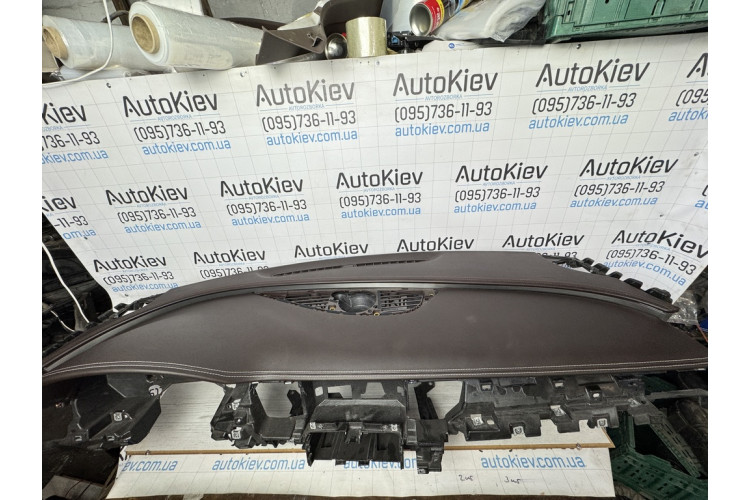 Торпедо передня Audi A8 S8 D4 w12 коричнева шкіра рядок 4H1857009 Торпедо передня Audi A8 S8 D4 w12 коричнева шкіра рядок 4H1857009