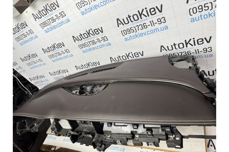 Торпедо передня Audi A8 S8 D4 w12 коричнева шкіра рядок 4H1857009 Торпедо передня Audi A8 S8 D4 w12 коричнева шкіра рядок 4H1857009