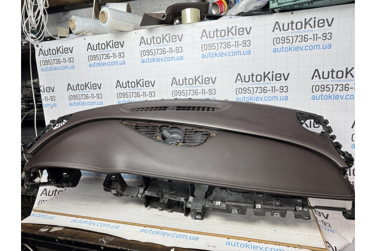 Торпедо передня Audi A8 S8 D4 w12 коричнева шкіра рядок 4H1857009 Торпедо передня Audi A8 S8 D4 w12 коричнева шкіра рядок 4H1857009