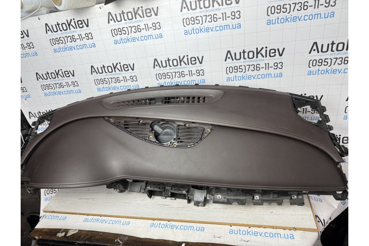 Торпедо передня Audi A8 S8 D4 w12 коричнева шкіра рядок 4H1857009 Торпедо передня Audi A8 S8 D4 w12 коричнева шкіра рядок 4H1857009