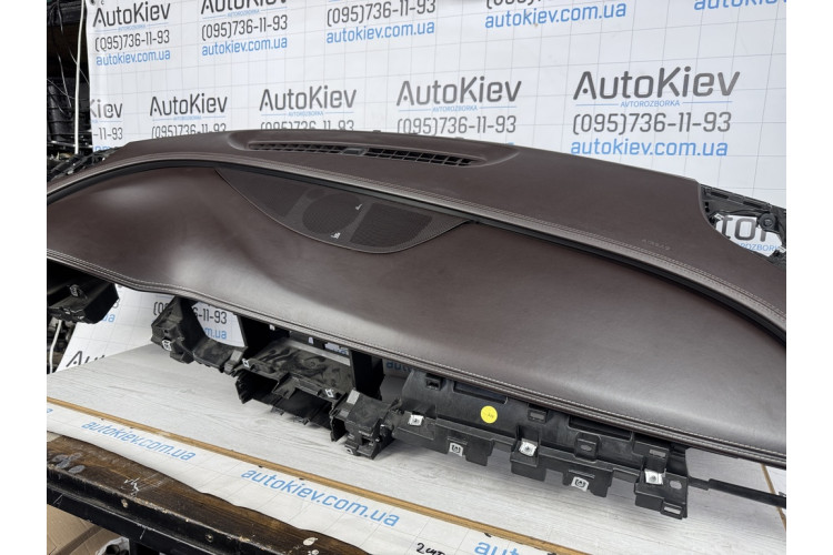 Торпедо передня Audi A8 S8 D4 w12 коричнева шкіра рядок 4H1857009 Торпедо передня Audi A8 S8 D4 w12 коричнева шкіра рядок 4H1857009