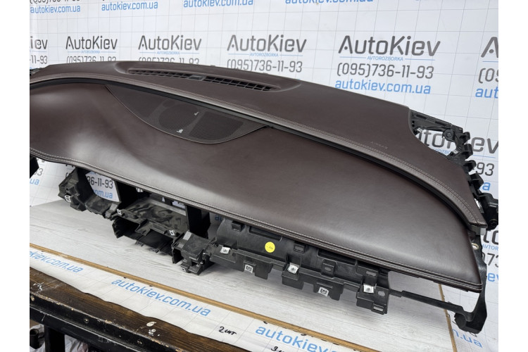 Торпедо передня Audi A8 S8 D4 w12 коричнева шкіра рядок 4H1857009 Торпедо передня Audi A8 S8 D4 w12 коричнева шкіра рядок 4H1857009