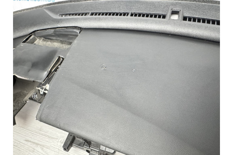 Торпедо передняя панель с AIRBAG Honda Civic X FC 2016-2021 черная дефект на фото 77100TBAA00ZA