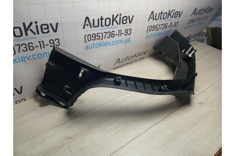 Накладка обшивки багажника ліва Volkswagen Golf VII 20012-2020 5G6867761E