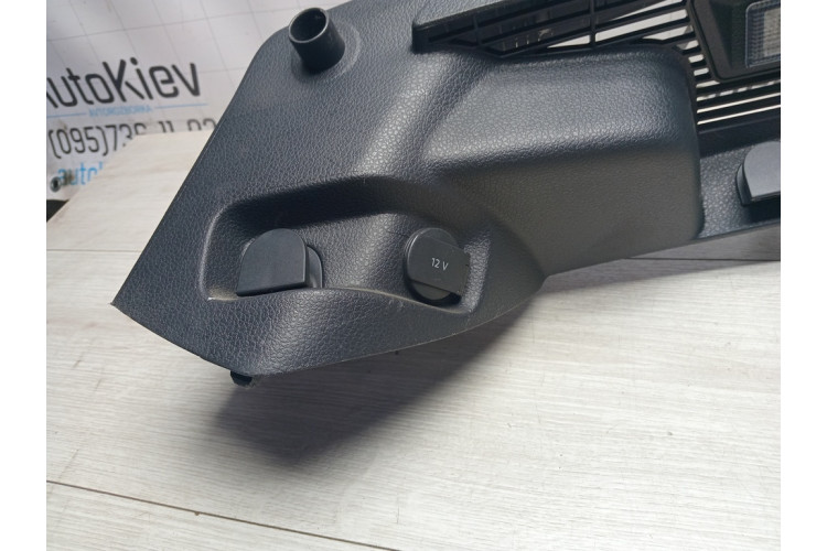 Накладка обшивки багажника права Volkswagen Golf VII 20012-2020 5G6867762H