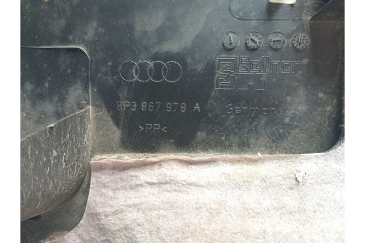 Обшивка крышки багажника (двери 3/5-й задней) Audi A3 8P 2003-2013 8P3867979A