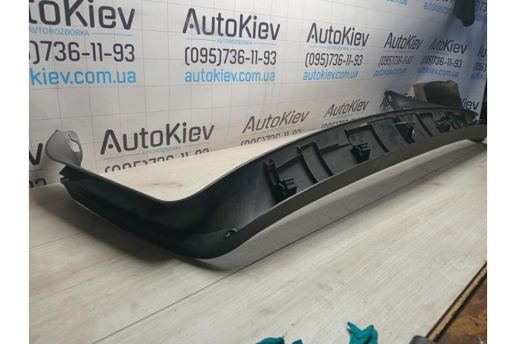 Облицювання кришки багажника VW Golf VI 2009-2013 5K6867603