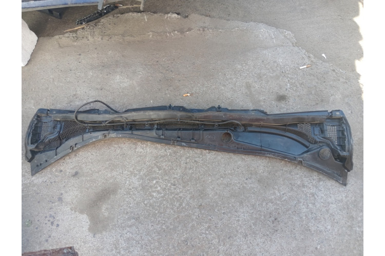 Грати двірників (жабо) Nissan Leaf 2010-2017 668623NF0A Грати двірників (жабо) Nissan Leaf 2010-2017 668623NF0A