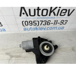 Електродвигун стелопідйомника задньої двері Volvo V60 2011-2018