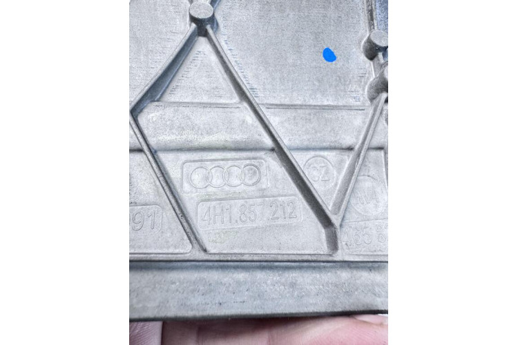 Декоративна накладка (дерево) торпедо Audi A8 [4H] 2010-2017 4H1857212