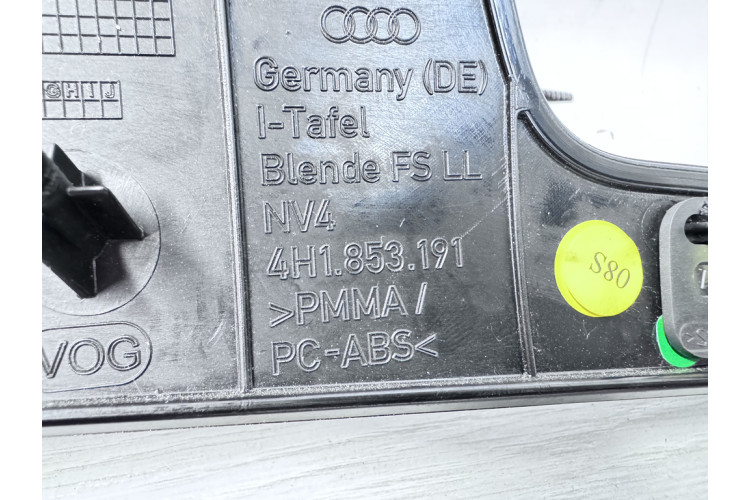 Декоративна накладка (чорна) панелі приладів Audi A8 [4H] 2010-2017 4H1853191