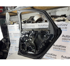 Двері задні права Audi A8 D4 Колір: LZ9Y коротка база