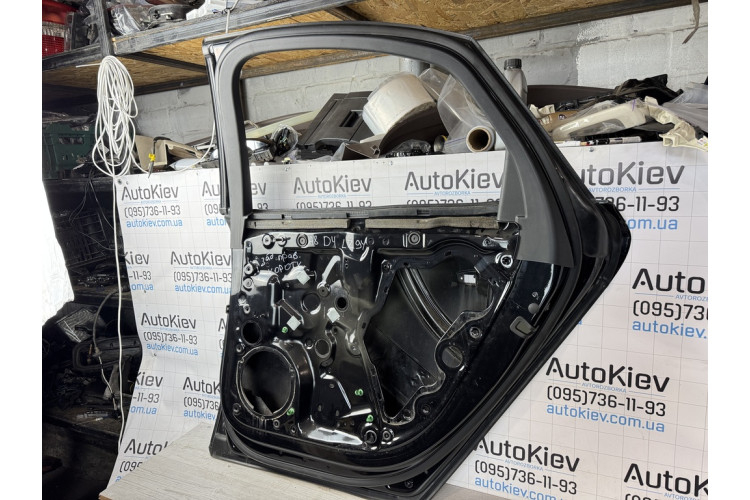Двері задні права Audi A8 D4 Колір: LZ9Y коротка база 4H0833312
