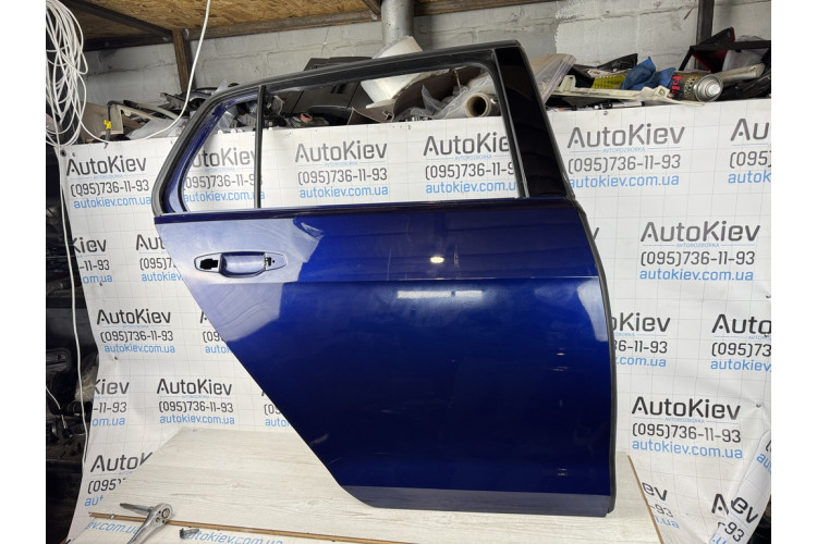 Двери правые задние Vw Golf 7 цвет: Синий LC5B 5g4833312l