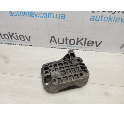 Кронштейн генератора 3.0tdi Volkswagen Touareg 2002-2010