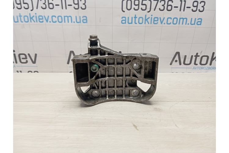 Кронштейн генератора 3.0tdi Volkswagen Touareg 2002-2010 059903143P