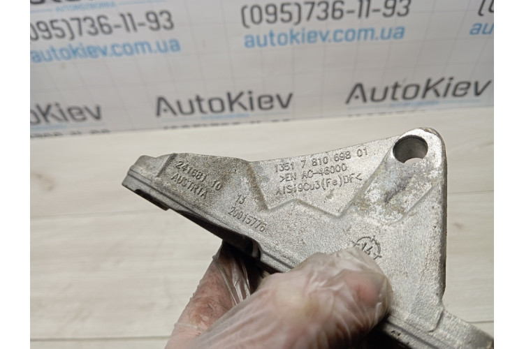 Кронштейн двигуна BMW 3-serie E90 E91 2.0d 2005-2013 24168110 Кронштейн двигуна BMW 3-serie E90 E91 2.0d 2005-2013 24168110