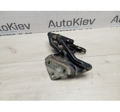 Петля капота права Volkswagen Touareg 2002-2010