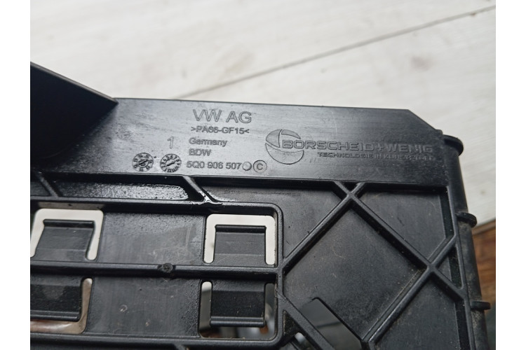 Кронштейн блоку керування двигуном VW Golf VII 2012-2020 5Q0906507C