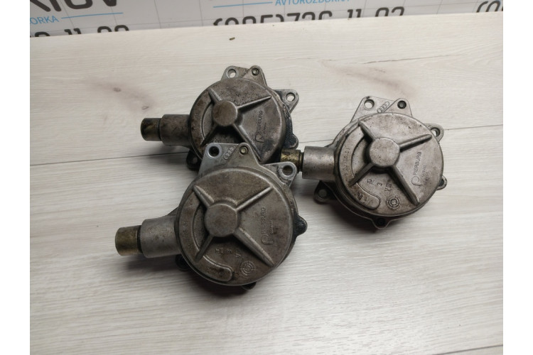 Насос вакуумний 2.5 tdi V6 Audi A4 B5 A6 C5 1997-2004 059145100B Насос вакуумний 2.5 tdi V6 Audi A4 B5 A6 C5 1997-2004 059145100B
