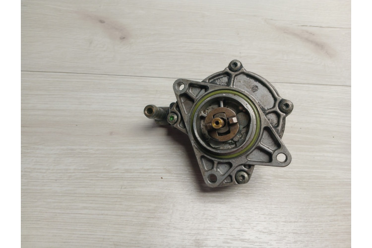 Насос вакуумний 2.5 tdi V6 Audi A4 B5 A6 C5 1997-2004 059145100B Насос вакуумний 2.5 tdi V6 Audi A4 B5 A6 C5 1997-2004 059145100B