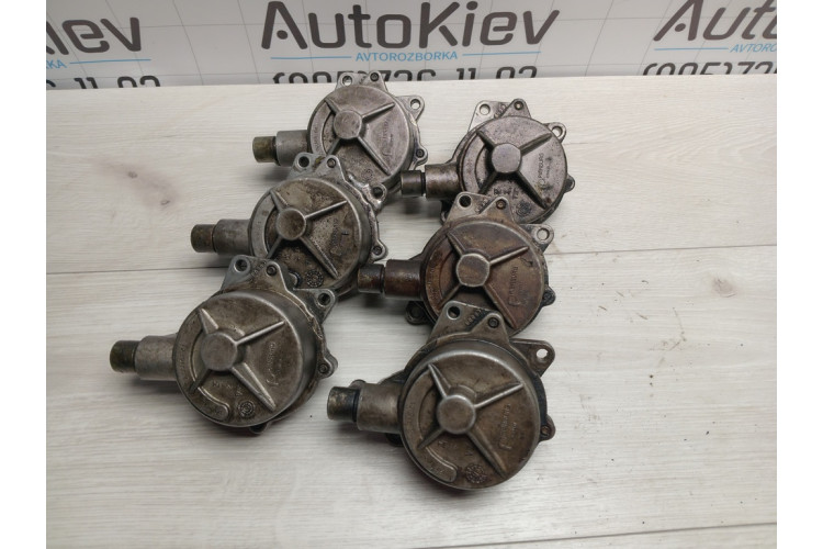 Насос вакуумний 2.5 tdi V6 Audi A4 B5 A6 C5 1997-2004 059145100B Насос вакуумний 2.5 tdi V6 Audi A4 B5 A6 C5 1997-2004 059145100B